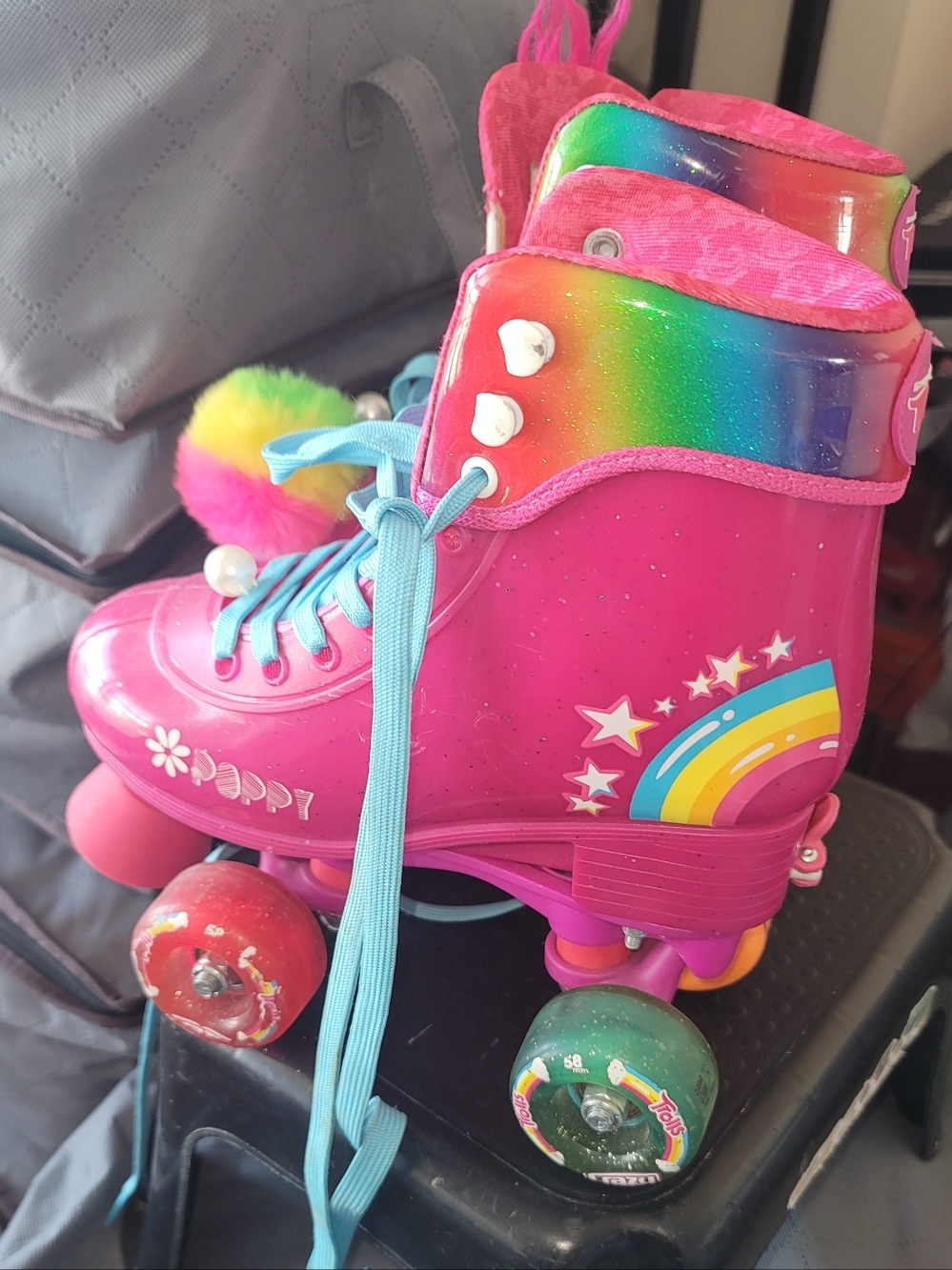 Trolls Pink Rainbow Star Girls' Quad Roller Skates--Light Up Wheels
